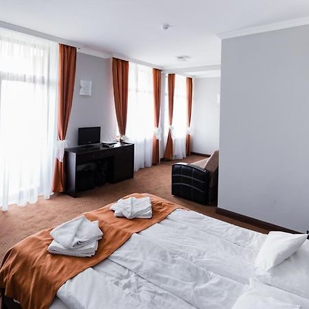 Hotel Opal Залэу Экстерьер фото