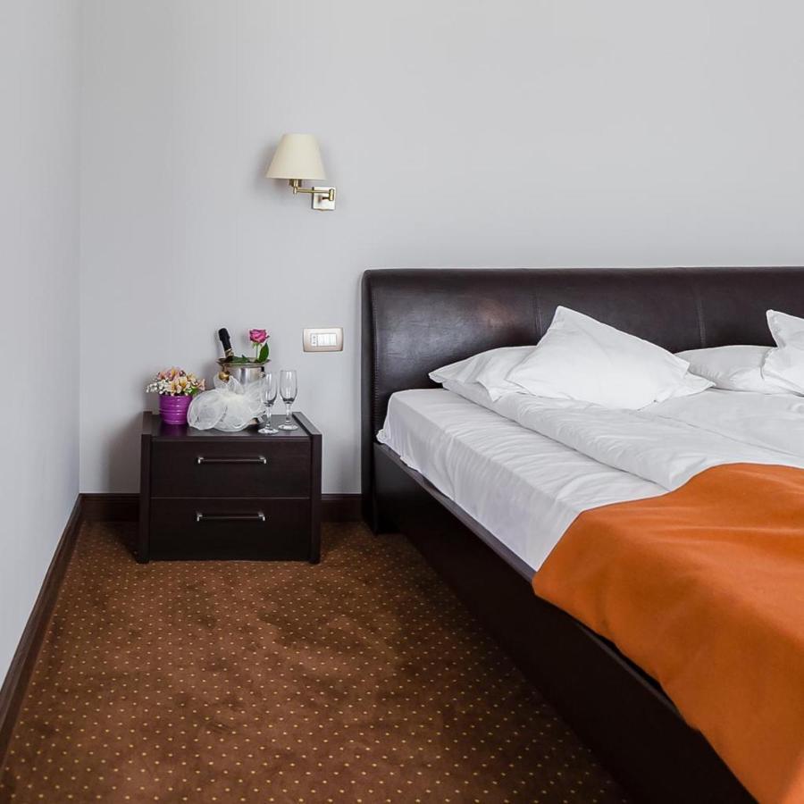 Hotel Opal Залэу Экстерьер фото