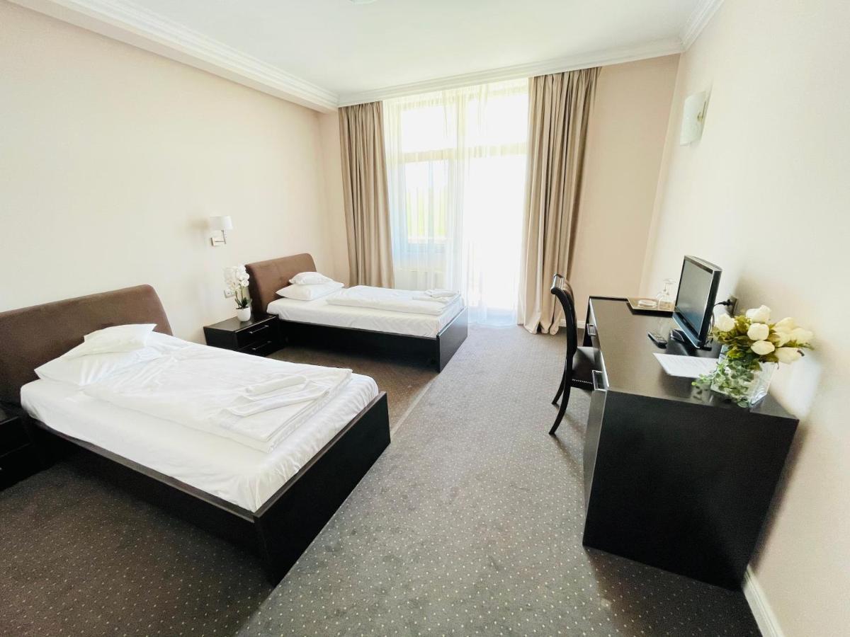 Hotel Opal Залэу Экстерьер фото
