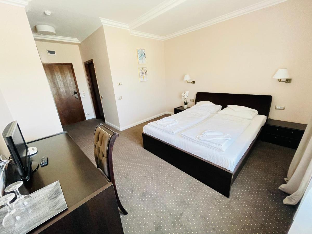 Hotel Opal Залэу Экстерьер фото